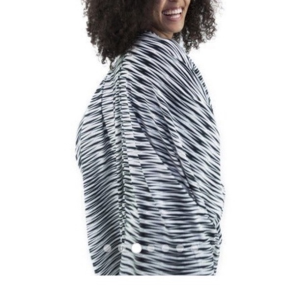 Satva Movement Arrow Print Divine Kimono Wrap - Picture 4 of 12